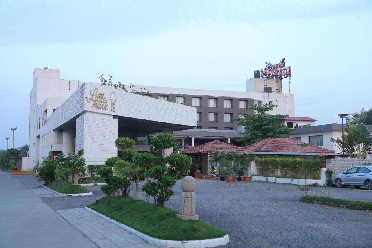 Monk'S Nirvanaa Hotel & Resort Indore Exterior photo