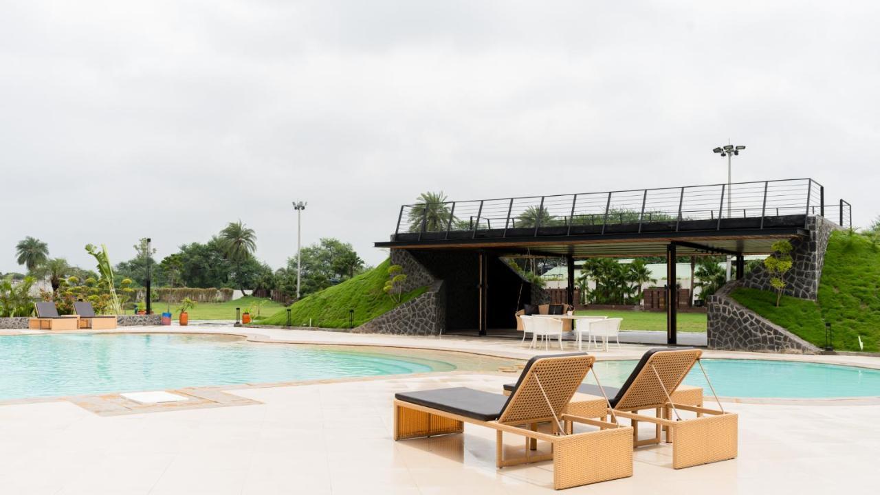 Monk'S Nirvanaa Hotel & Resort Indore Exterior photo