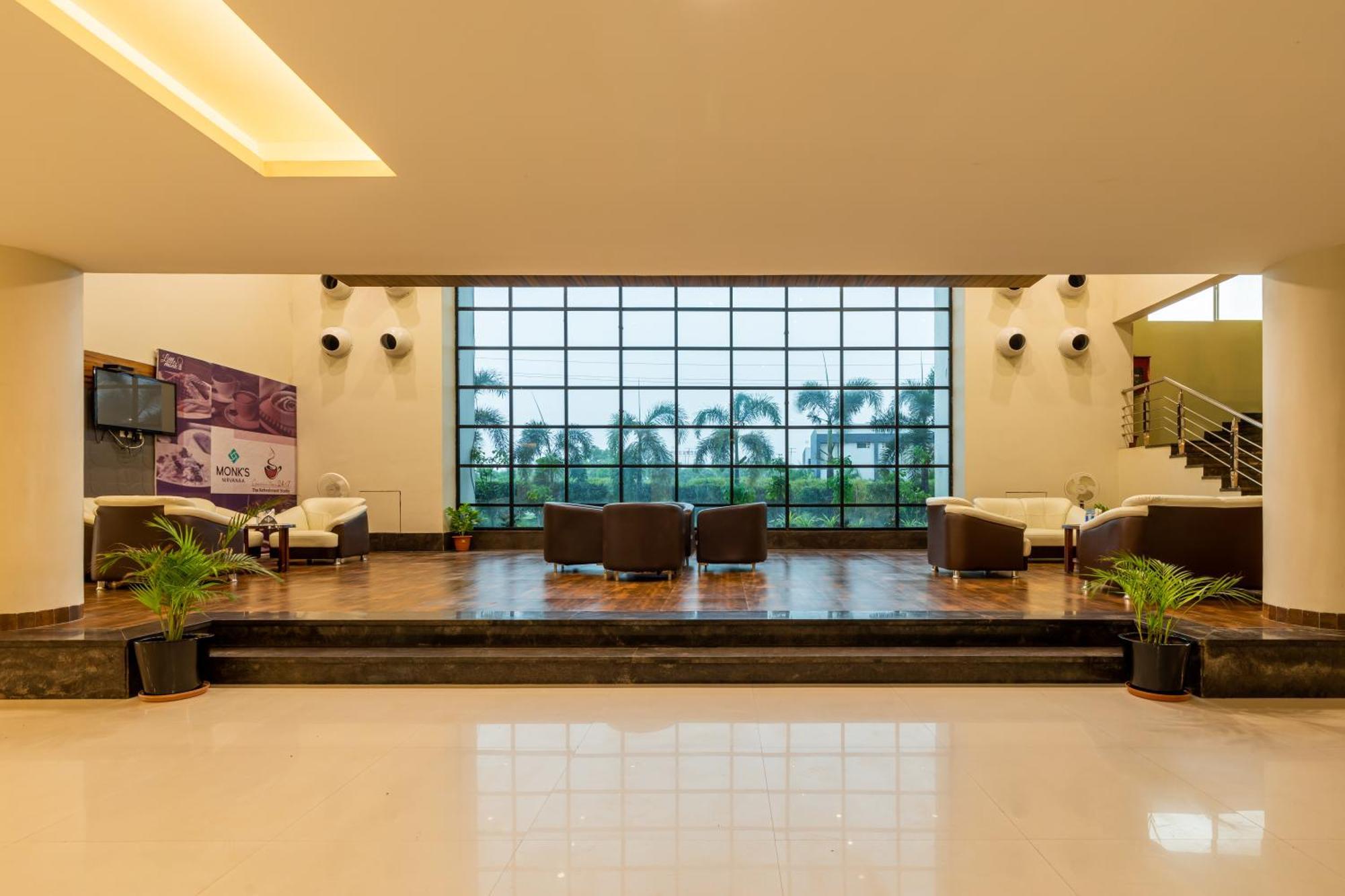 Monk'S Nirvanaa Hotel & Resort Indore Exterior photo